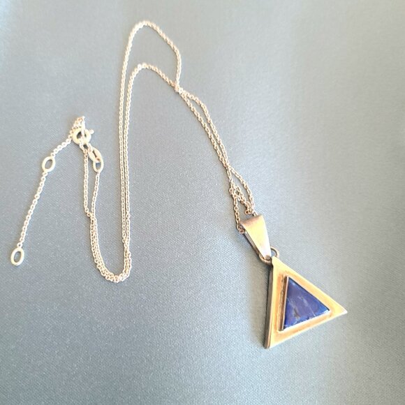 Lapis Lazuli and sterling silver triangular necklace on chain. - Picture 4 of 10